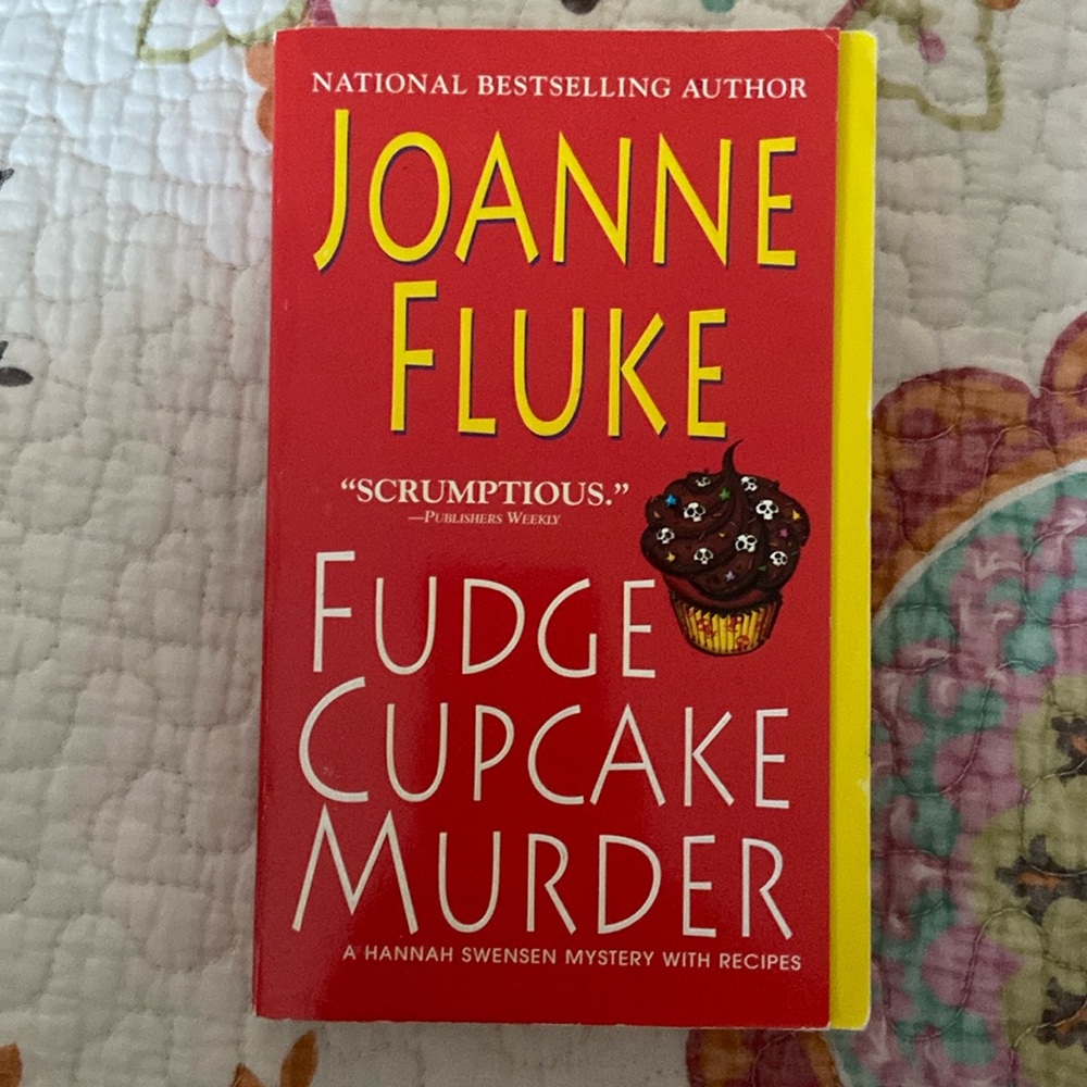 Fudge Cupcake Murder by Joanne Fluke